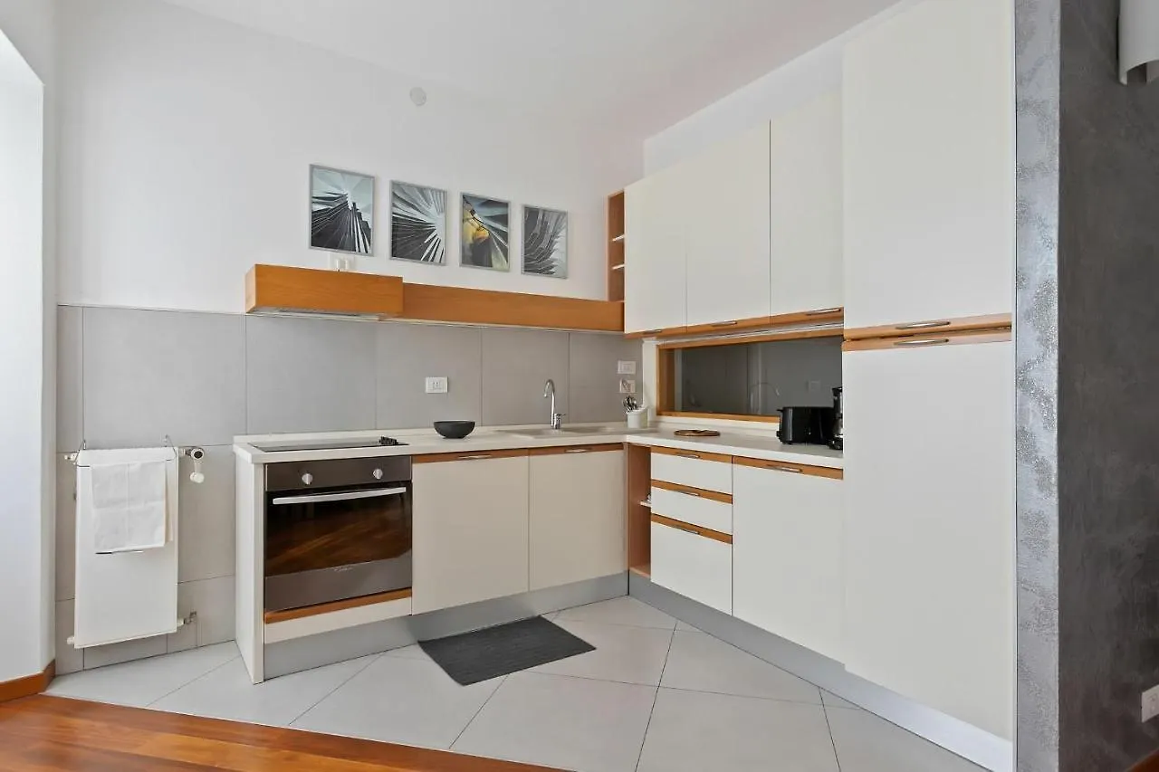 Piazzetta Lake View By Halldis Dongo Apartment